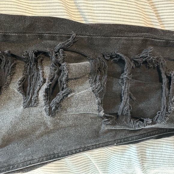 American Eagle Ripped Jeans - Picture 2 of 4